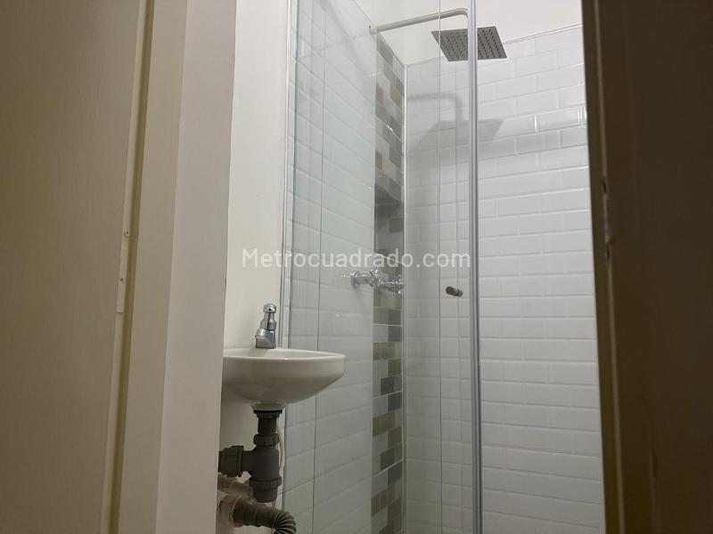 Apartaestudio de 1 Alcoba en Arriendo en Buenos Aires (Cerca al Tranvía) - 6