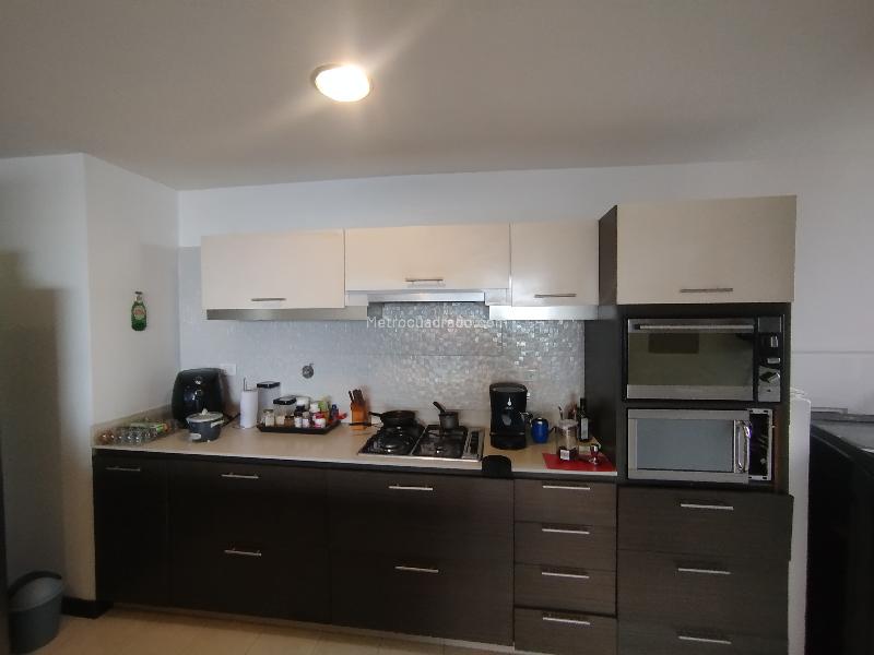 Apartamento Amplio de 2 Alcobas en La Calera El Poblado - 2