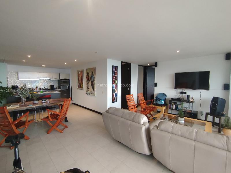 Apartamento Amplio de 2 Alcobas en La Calera El Poblado - 6