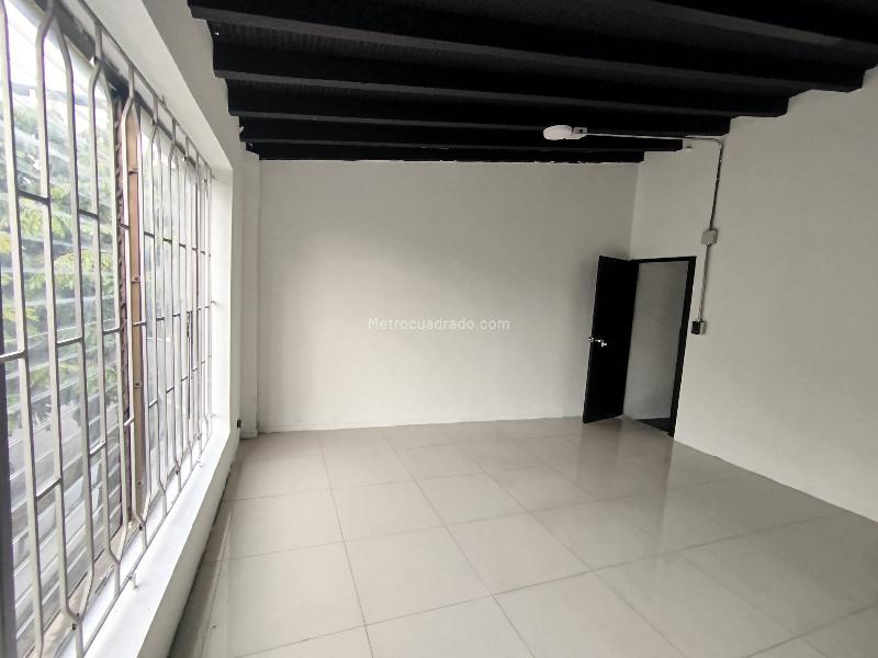 Commercial House for Rent in Laureles - 9