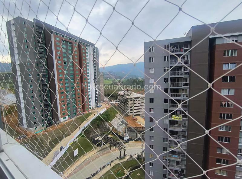 Modern 3BR Apartment with Amenities in Caldas