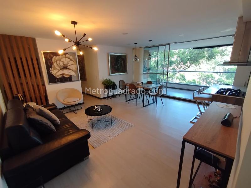 Apartamento espectacular de 3 Alcobas en Loma del Esmeraldal - 2