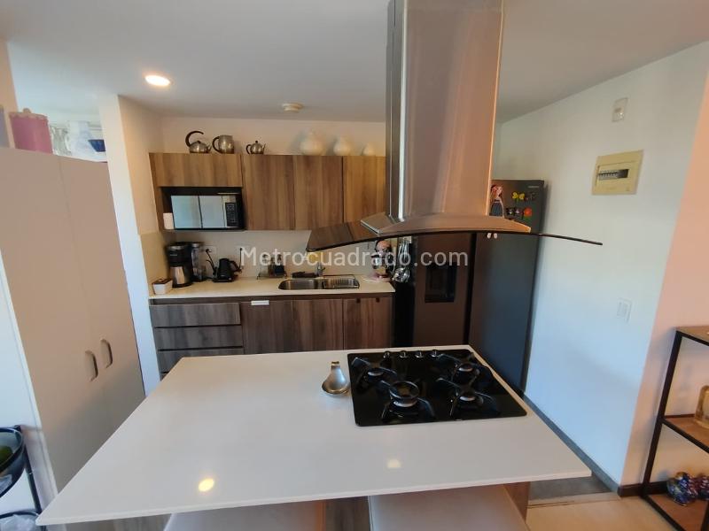 Apartamento espectacular de 3 Alcobas en Loma del Esmeraldal - 4