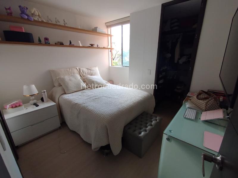 Apartamento espectacular de 3 Alcobas en Loma del Esmeraldal - 8