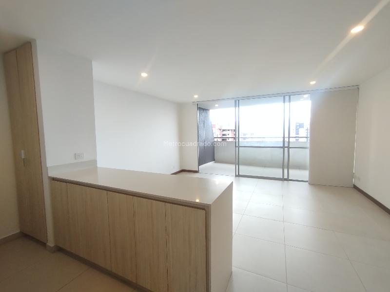 Bright 3BR Apartment with Balcony in Los Gonzalez - 6