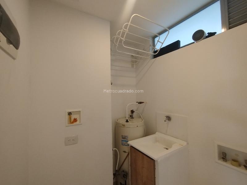 Bright 3BR Apartment with Balcony in Los Gonzalez - 9