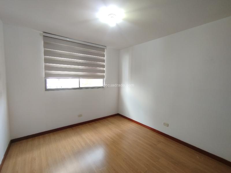 Apartamento de 2 Alcobas con Balcón en Castropol - 9