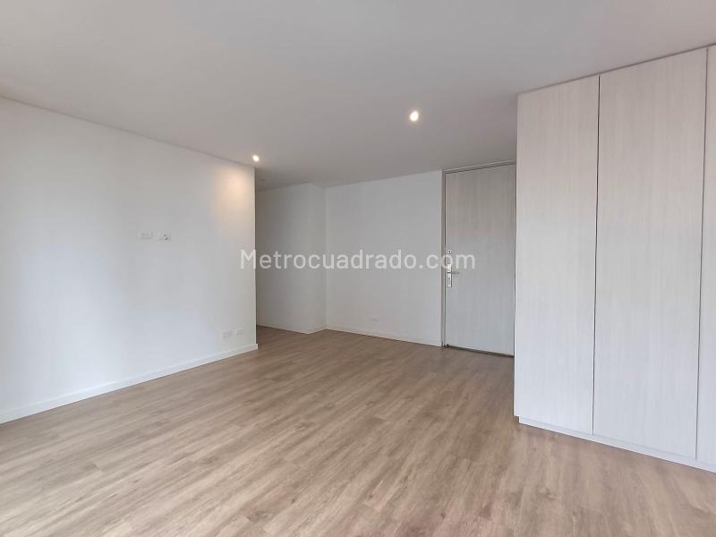 Charming 2BR Apartment with Pool in Lalinde - 5