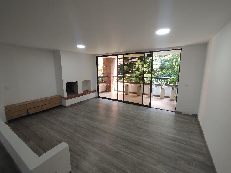 Apartamento Amplio de 3 Alcobas con Piscina en El Poblado - 9
