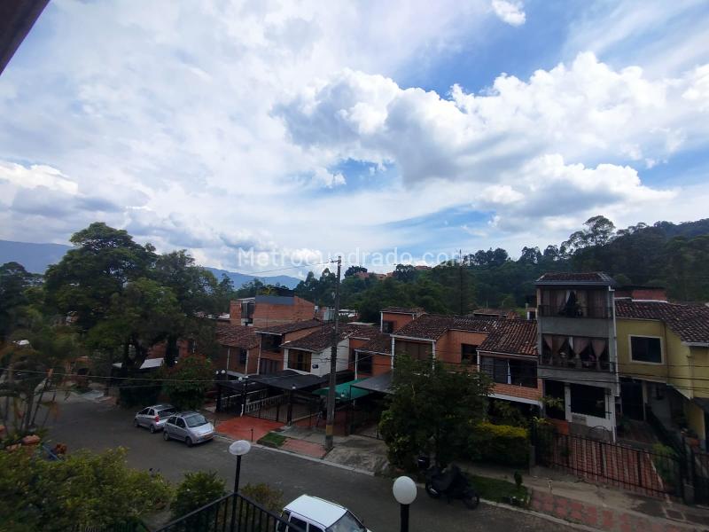 Spacious 3BR House in Las Violetas