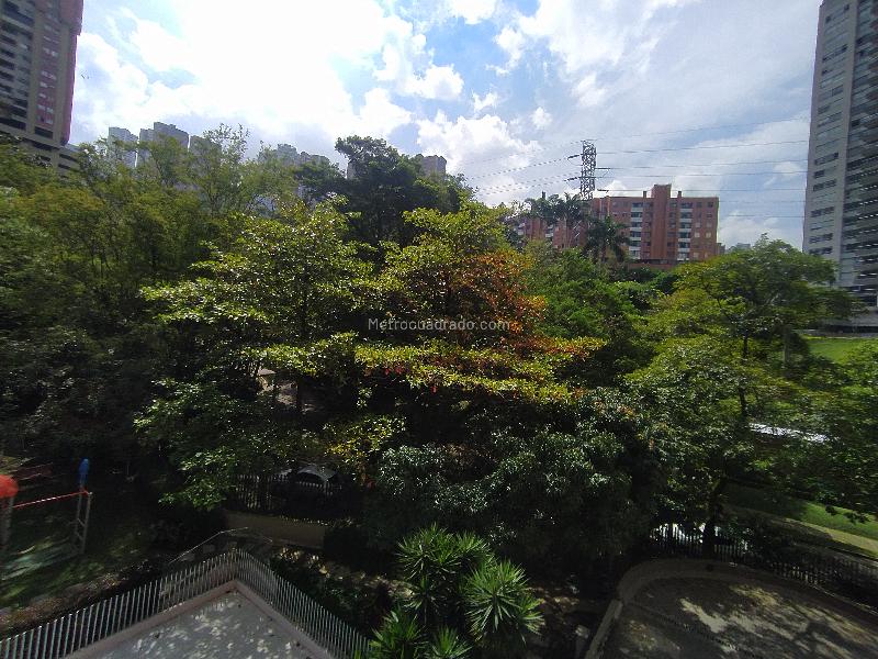 Comfortable 2BR Apartment in Las Lomas - 2