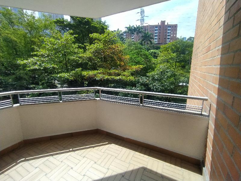 Comfortable 2BR Apartment in Las Lomas - 3