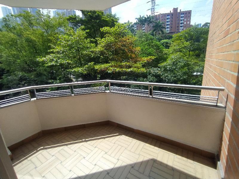 Comfortable 2BR Apartment in Las Lomas - 4