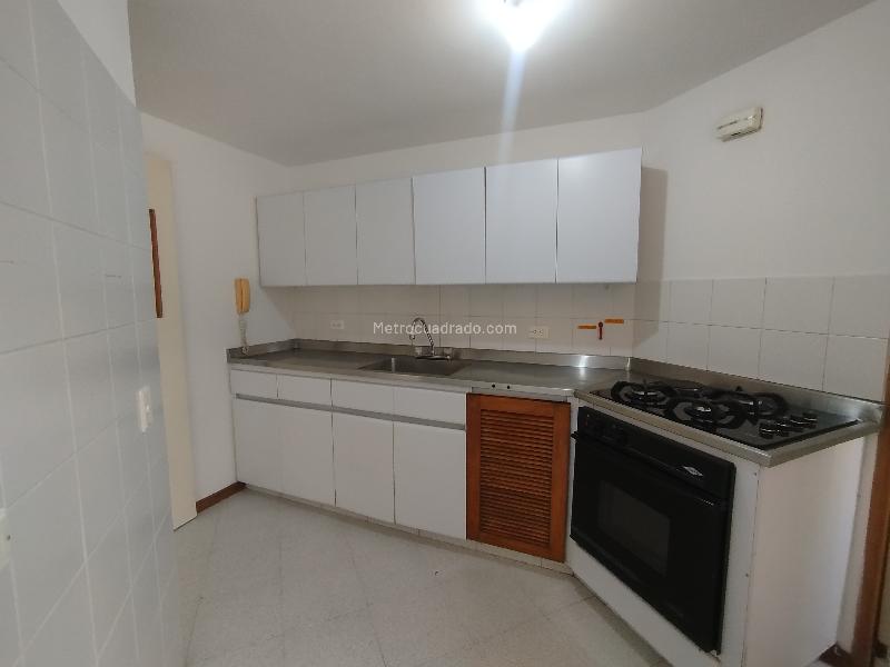 Apartamento Amplio de 3 Alcobas en San Lucas - 2