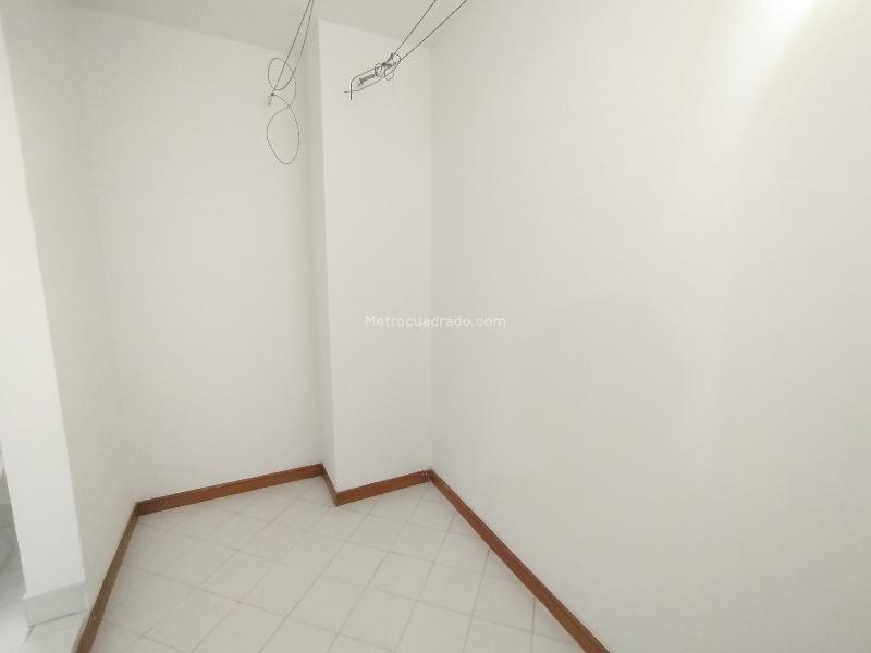 Apartamento Amplio de 3 Alcobas en San Lucas - 4