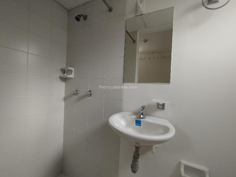 Apartamento Amplio de 3 Alcobas en San Lucas - 5