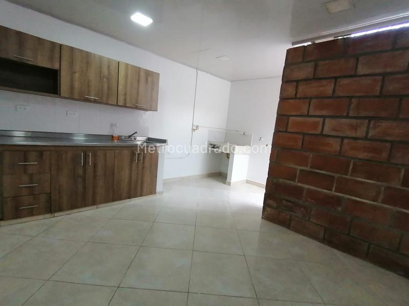 Spacious 3BR Apartment in Barrio Cristobal - 5