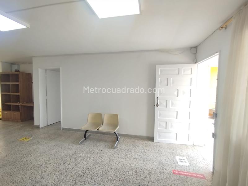 Casa Comercial en Arriendo en El Nogal Los Almendros, Belén - 4