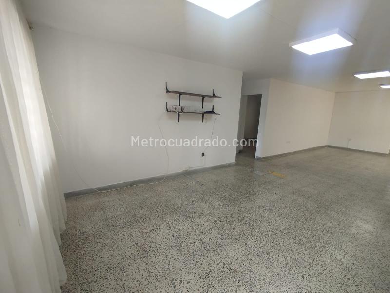 Casa Comercial en Arriendo en El Nogal Los Almendros, Belén - 5