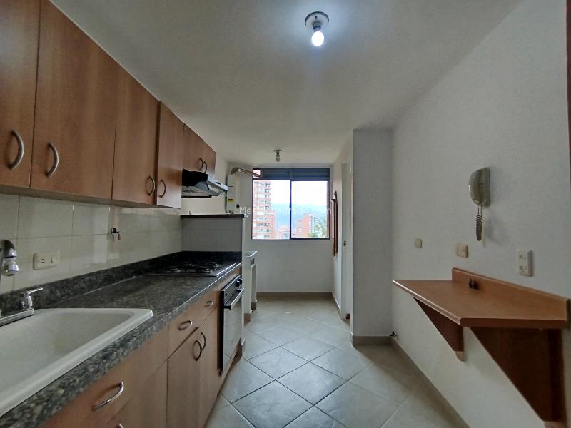 Apartamento Estiloso de 3 Alcobas en El Poblado con Piscina - 7