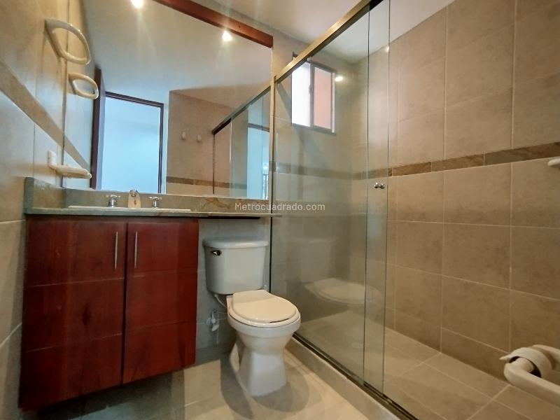 Apartamento Estiloso de 3 Alcobas en El Poblado con Piscina - 8