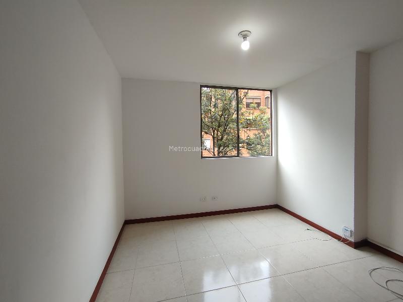 Apartamento Estiloso de 3 Alcobas en El Poblado con Piscina - 9