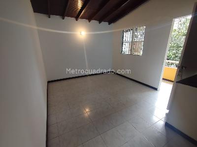 Casa de 3 alcobas en arriendo en Rosales, Medellín, 250 m² · foto 3 de 20