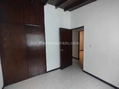 Casa de 3 alcobas en arriendo en Rosales, Medellín, 250 m² · foto 8 de 20