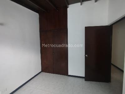 Casa de 3 alcobas en arriendo en Rosales, Medellín, 250 m² · foto 9 de 20