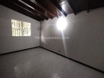 Casa de 3 alcobas en arriendo en Rosales, Medellín, 250 m² · foto 10 de 20