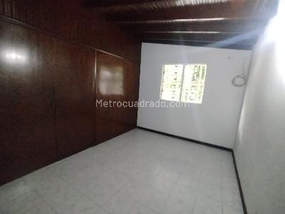 Casa de 3 alcobas en arriendo en Rosales, Medellín, 250 m² · foto 13 de 20