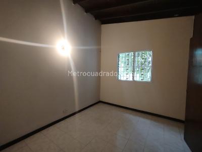 Casa de 3 alcobas en arriendo en Rosales, Medellín, 250 m² · foto 14 de 20