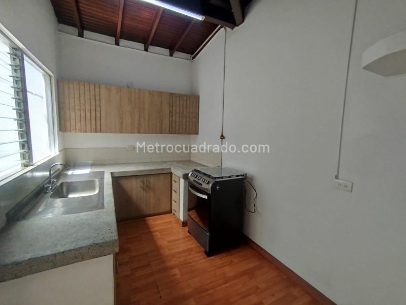 Versatile 5BR House for Rent in Laureles - 7