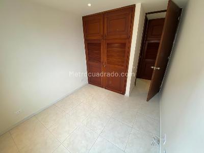 Apartamento de 3 alcobas en venta en Sabaneta, Sabaneta, 65 m² · foto 3 de 13
