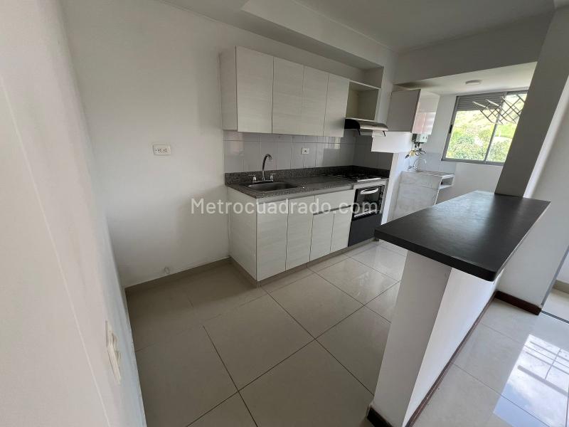 Comfortable 2BR Apartment in Calasanz Parte Alta - 4