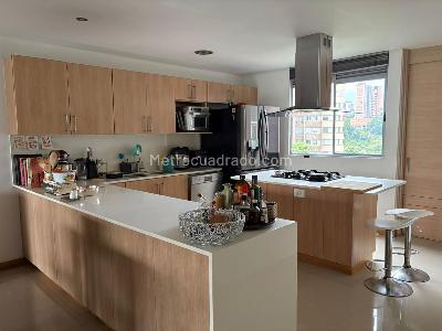 Apartamento de 3 alcobas en venta en Loma Benedictinos, Envigado, 220 m² · foto 1 de 17