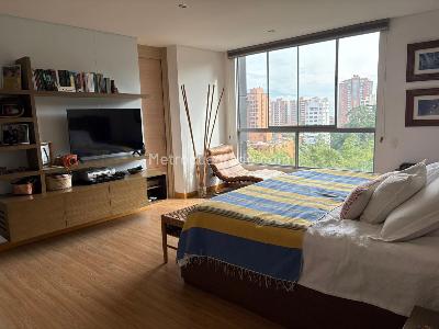 Apartamento de 3 alcobas en venta en Loma Benedictinos, Envigado, 220 m² · foto 2 de 17
