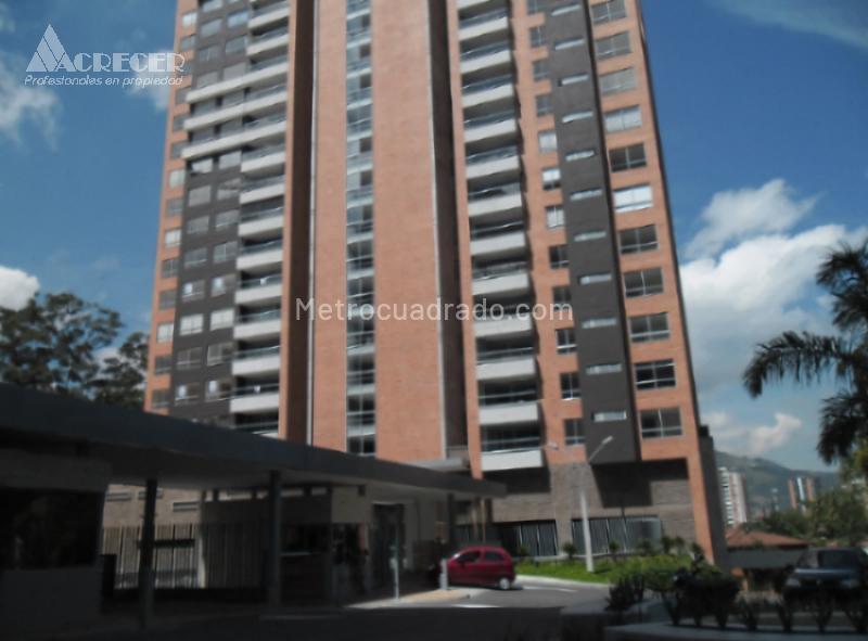 3BR Apartment in Loma De Los Benedictinos (112 m²)