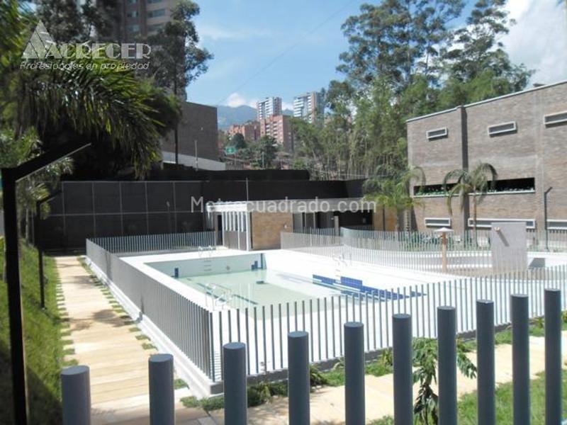 3BR Apartment in Loma De Los Benedictinos (112 m²) - 3