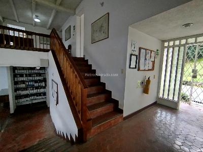 Casa de 5 alcobas en arriendo en Vizcaya, Medellín, 732 m² · foto 4 de 20