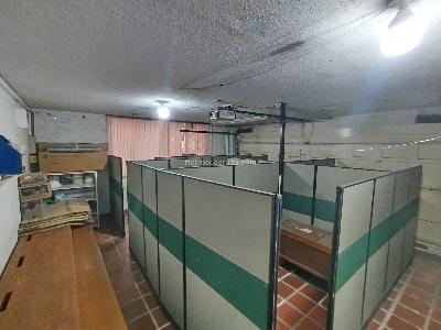 Casa de 5 alcobas en arriendo en Vizcaya, Medellín, 732 m² · foto 14 de 20