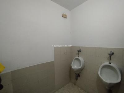 Casa de 5 alcobas en arriendo en Vizcaya, Medellín, 732 m² · foto 15 de 20