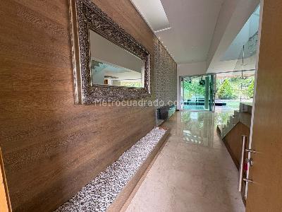 Casa de 3 alcobas en arriendo en Loma El Atravezado, Envigado, 407 m² · foto 6 de 20