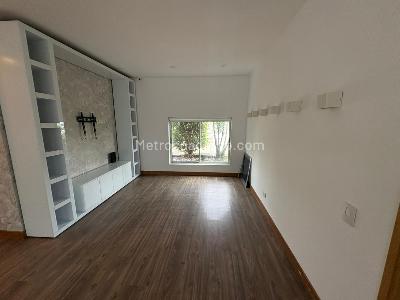 Casa de 3 alcobas en arriendo en Loma El Atravezado, Envigado, 407 m² · foto 8 de 20