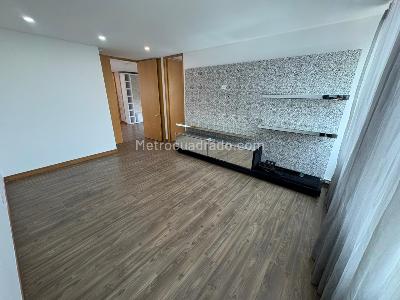 Casa de 3 alcobas en arriendo en Loma El Atravezado, Envigado, 407 m² · foto 11 de 20
