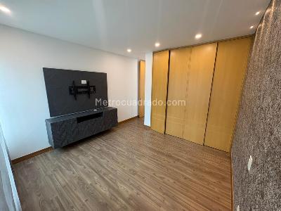 Casa de 3 alcobas en arriendo en Loma El Atravezado, Envigado, 407 m² · foto 12 de 20