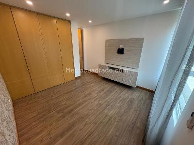 Casa de 3 alcobas en arriendo en Loma El Atravezado, Envigado, 407 m² · foto 15 de 20