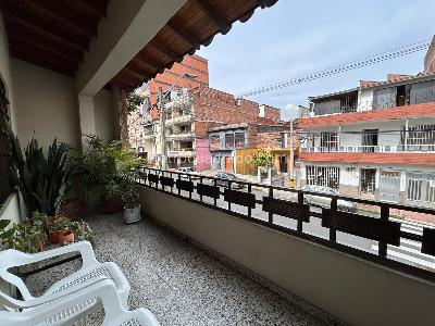 Casa de 4 alcobas en venta en Granada, Medellín, 231 m² · foto 6 de 20