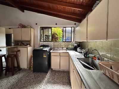 Casa de 4 alcobas en venta en Granada, Medellín, 231 m² · foto 7 de 20