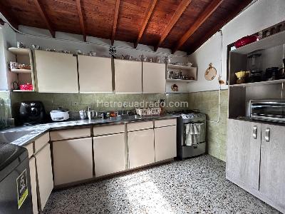 Casa de 4 alcobas en venta en Granada, Medellín, 231 m² · foto 9 de 20